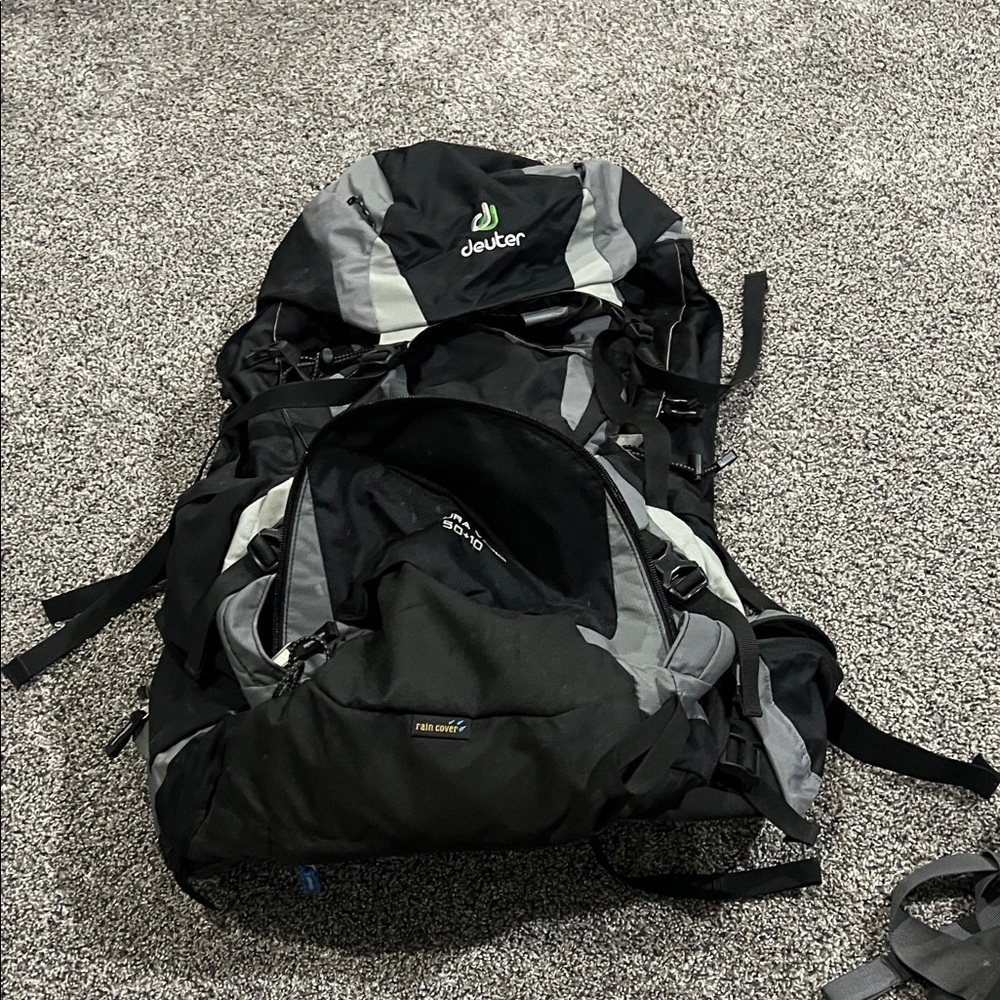 Black and Gray Men's Backpack Deuter hiking 🥾 back packing travel bag